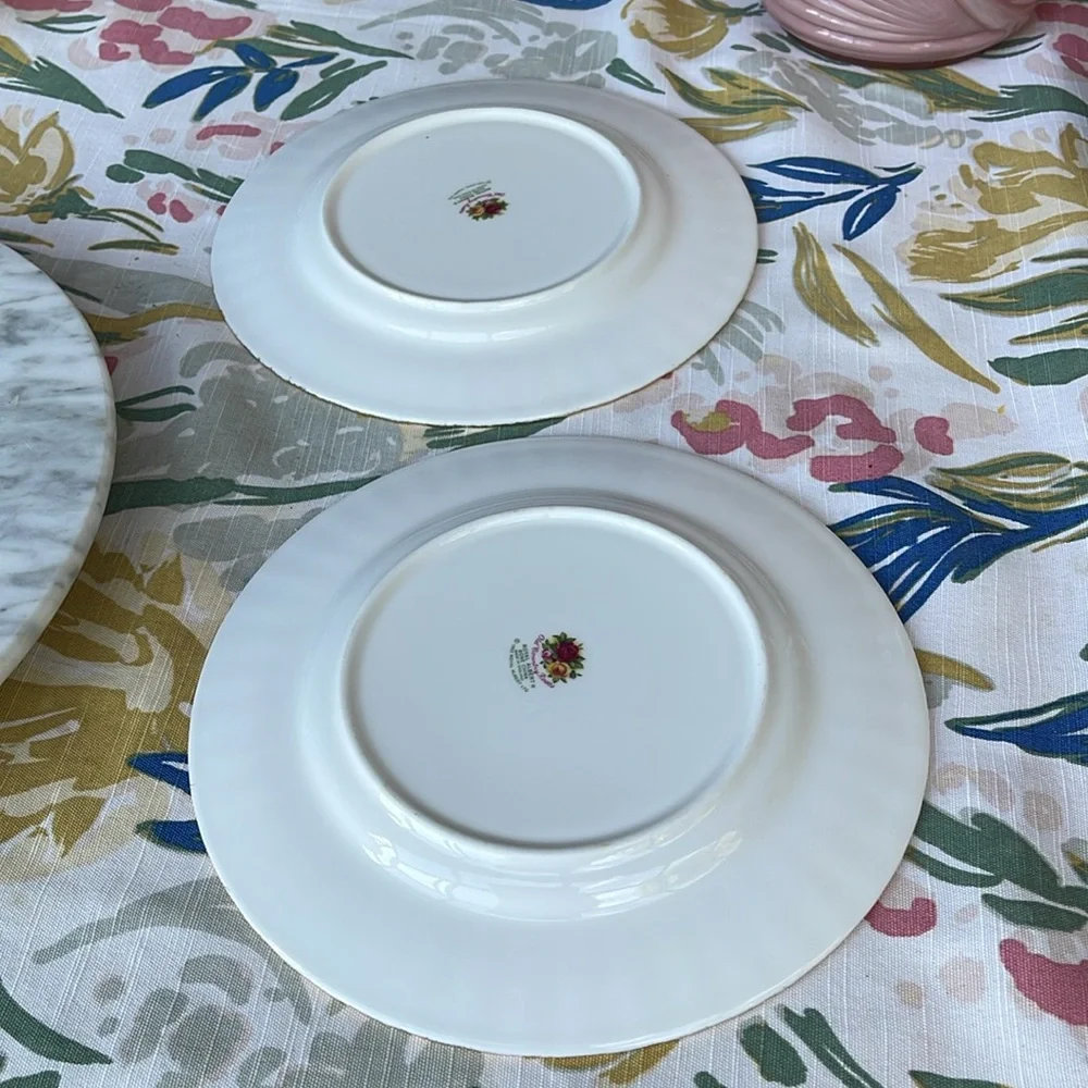 Set of 2 Rare Royal Albert Old Country Roses Green Border salad plates 8”